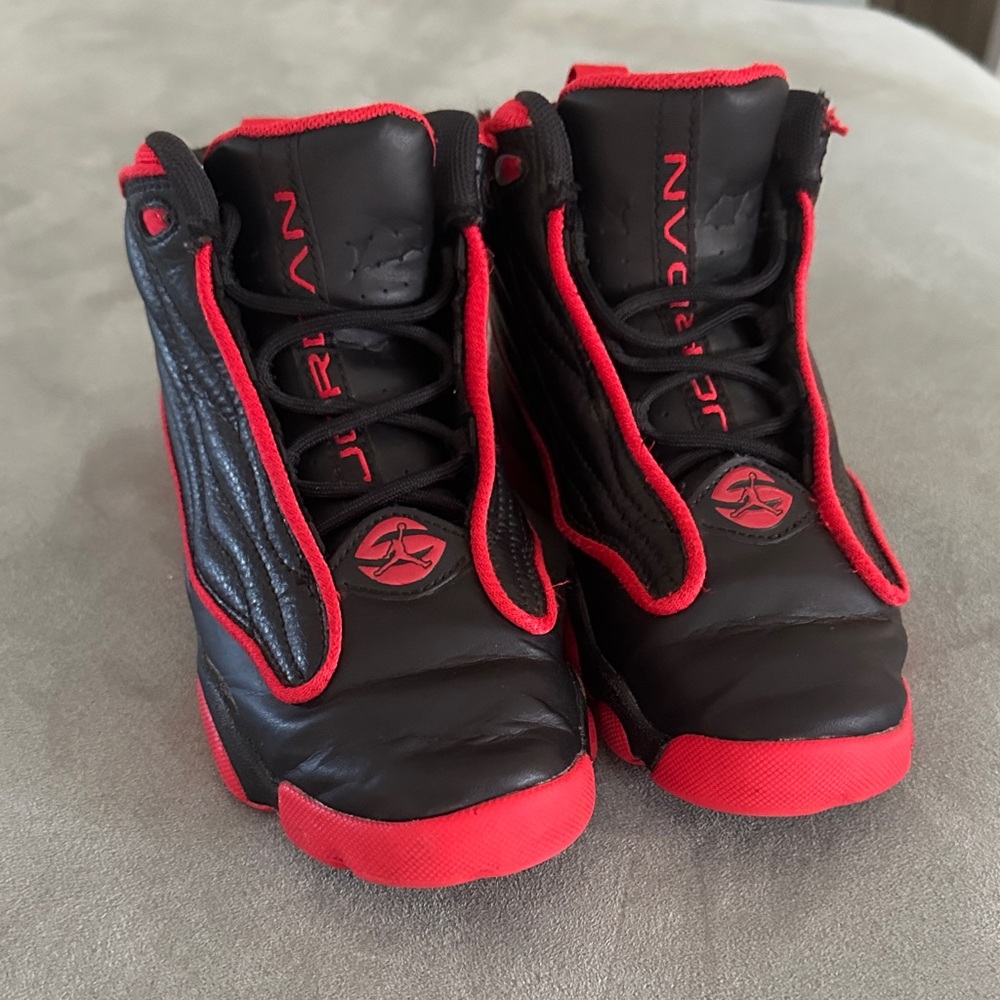 Nike Kids Black and Red Jordan Pro Strong Sneakers 1.5Y
